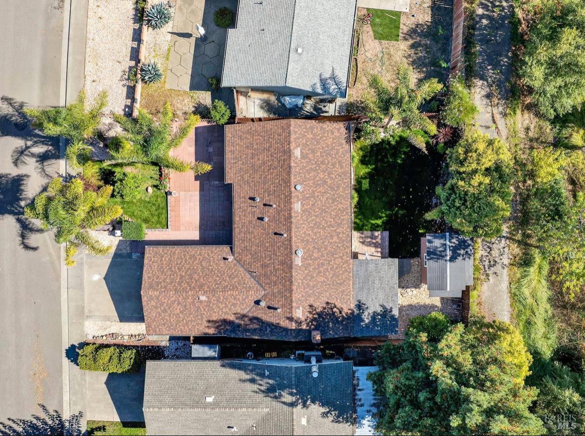 Detail Gallery Image 8 of 51 For 844 Cedarwood Ln, Petaluma,  CA 94954 - 4 Beds | 2 Baths