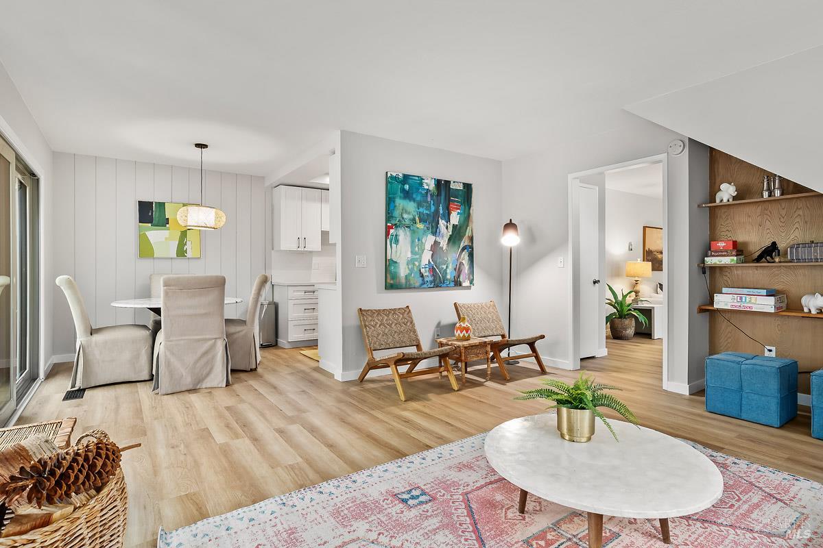 Detail Gallery Image 7 of 15 For 3 Glen Dr, Fairfax,  CA 94930 - 3 Beds | 2/1 Baths