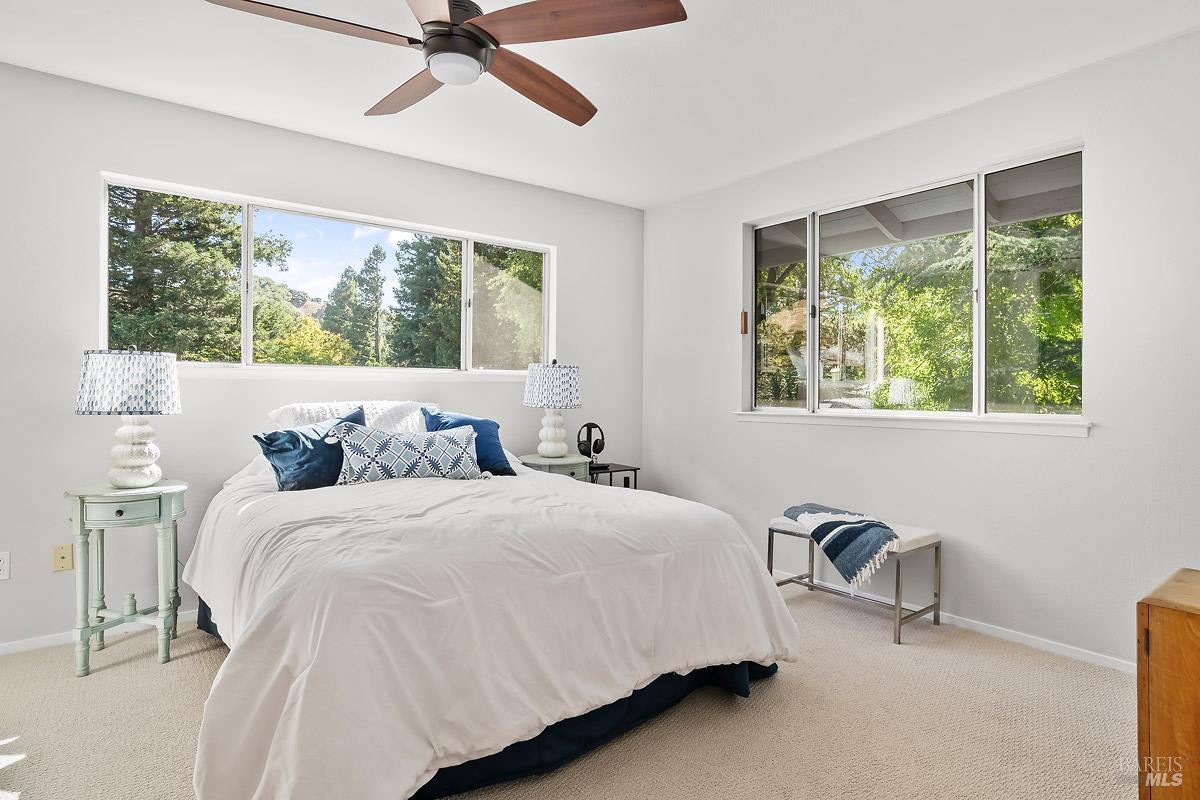 Detail Gallery Image 10 of 15 For 3 Glen Dr, Fairfax,  CA 94930 - 3 Beds | 2/1 Baths