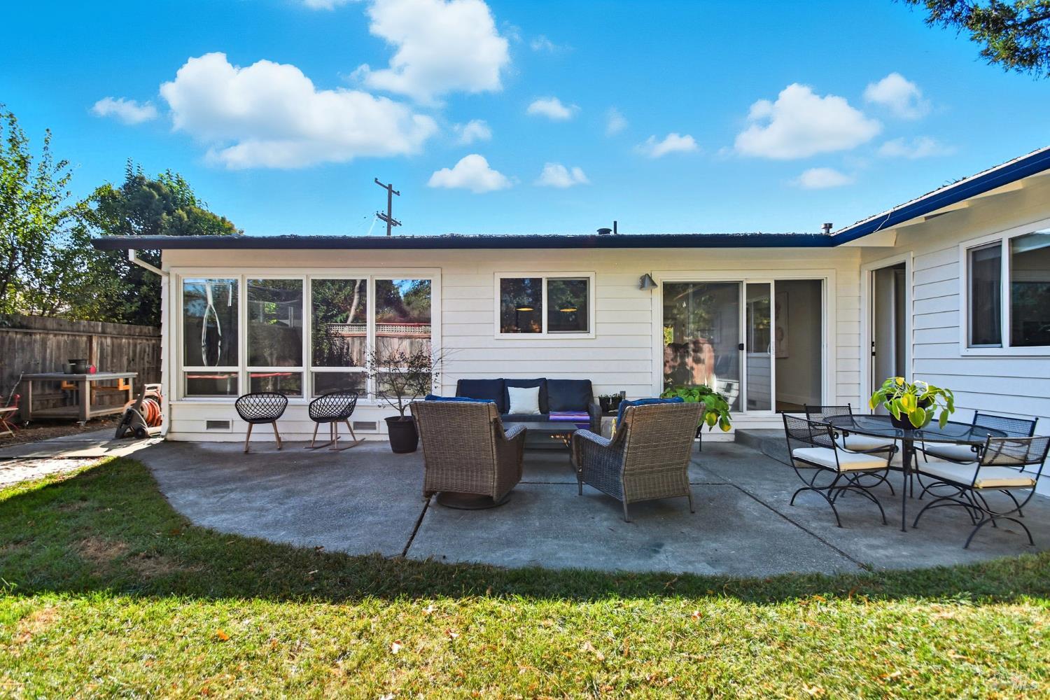 Detail Gallery Image 46 of 47 For 3553 Fir Dr, Santa Rosa,  CA 95405 - 4 Beds | 2 Baths