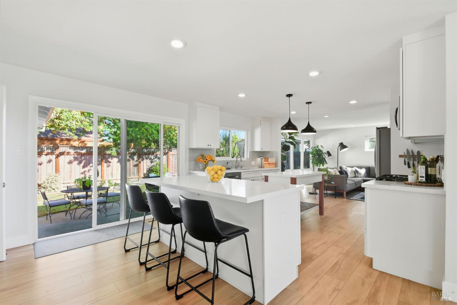 Detail Gallery Image 15 of 47 For 3553 Fir Dr, Santa Rosa,  CA 95405 - 4 Beds | 2 Baths