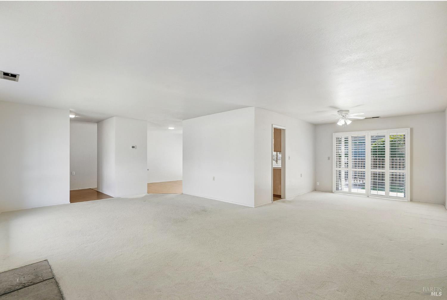 Detail Gallery Image 6 of 18 For 316 Green Field Cir, Santa Rosa,  CA 95409 - 2 Beds | 2 Baths