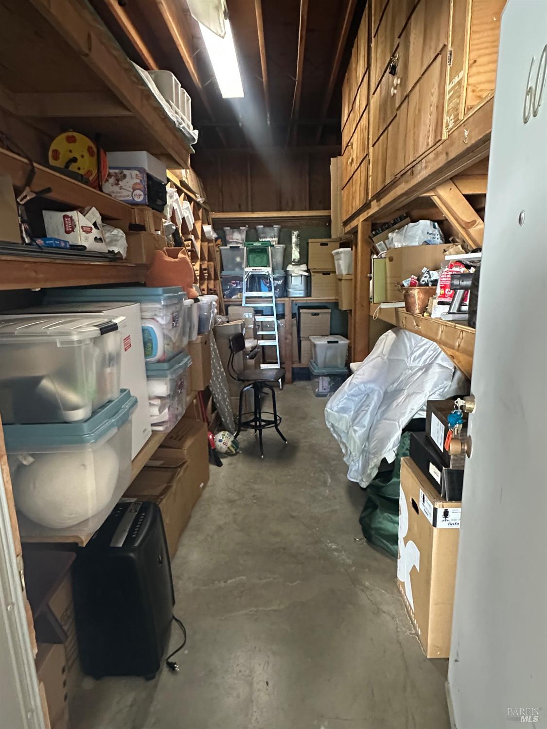 Detail Gallery Image 26 of 34 For 60 Marinero Cir, Tiburon,  CA 94920 - 2 Beds | 2/1 Baths