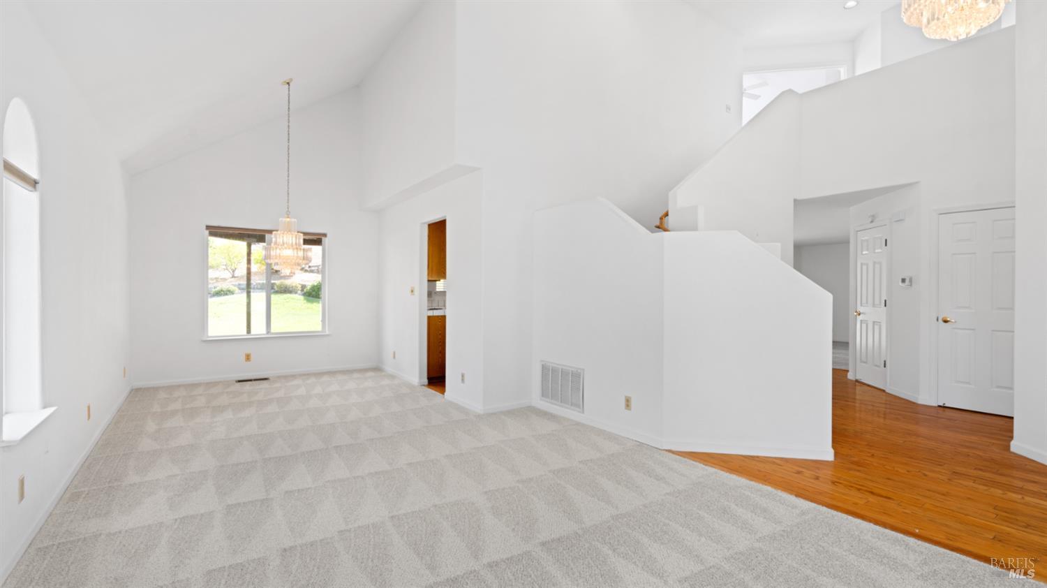 Detail Gallery Image 9 of 61 For 2133 Hillridge Dr, Fairfield,  CA 94534 - 4 Beds | 2/1 Baths