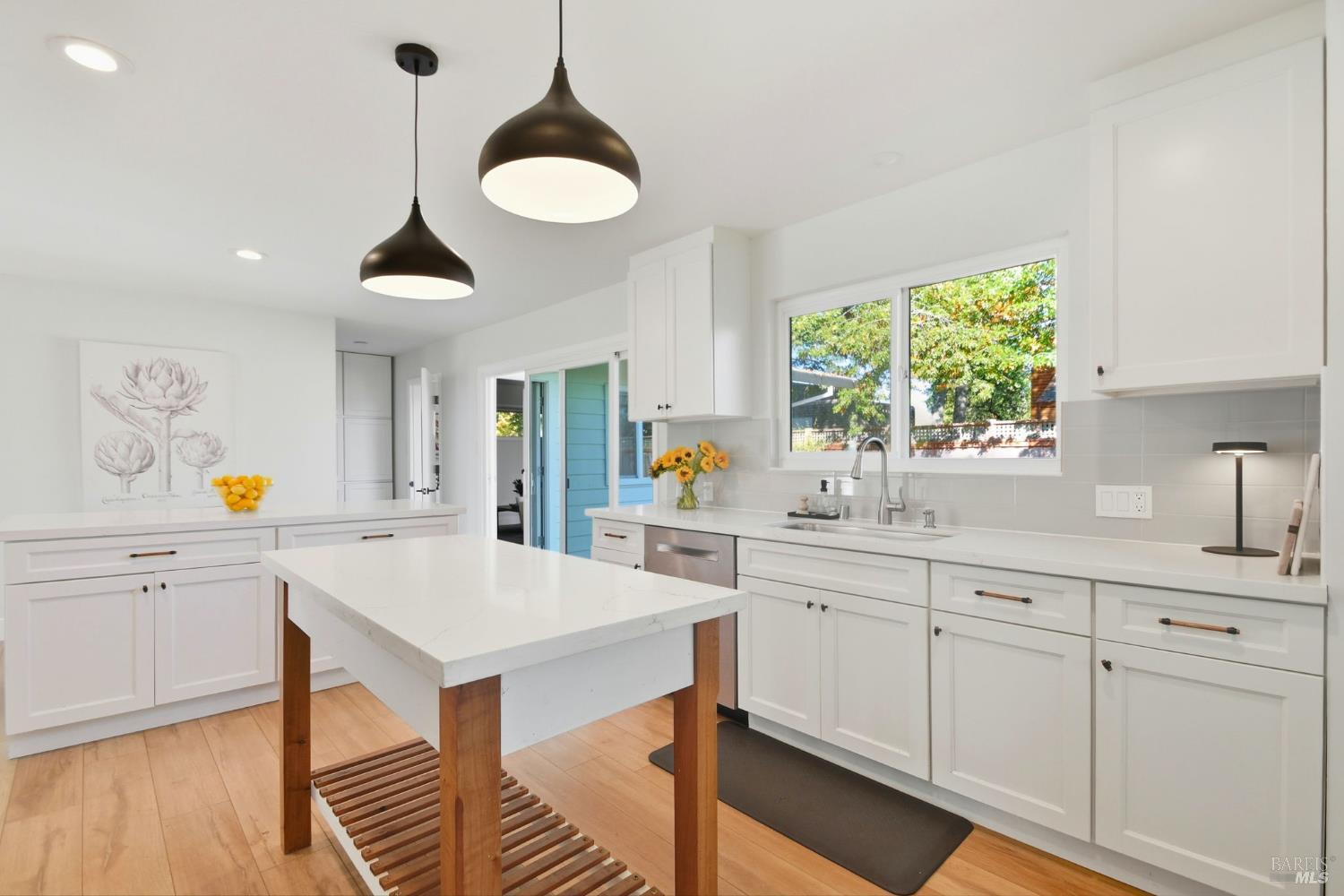 Detail Gallery Image 9 of 47 For 3553 Fir Dr, Santa Rosa,  CA 95405 - 4 Beds | 2 Baths