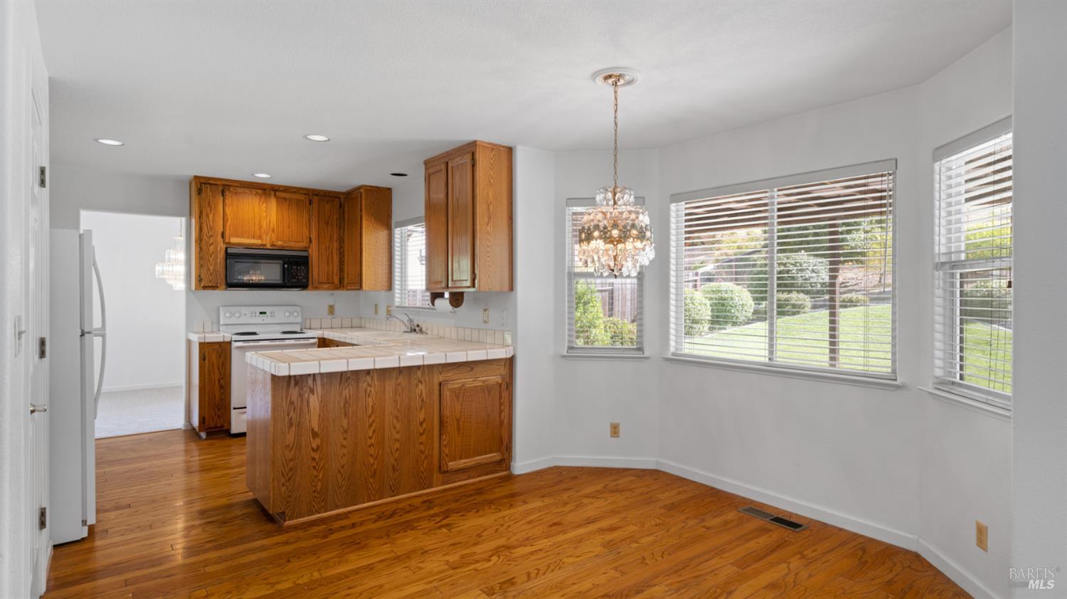 Detail Gallery Image 17 of 61 For 2133 Hillridge Dr, Fairfield,  CA 94534 - 4 Beds | 2/1 Baths