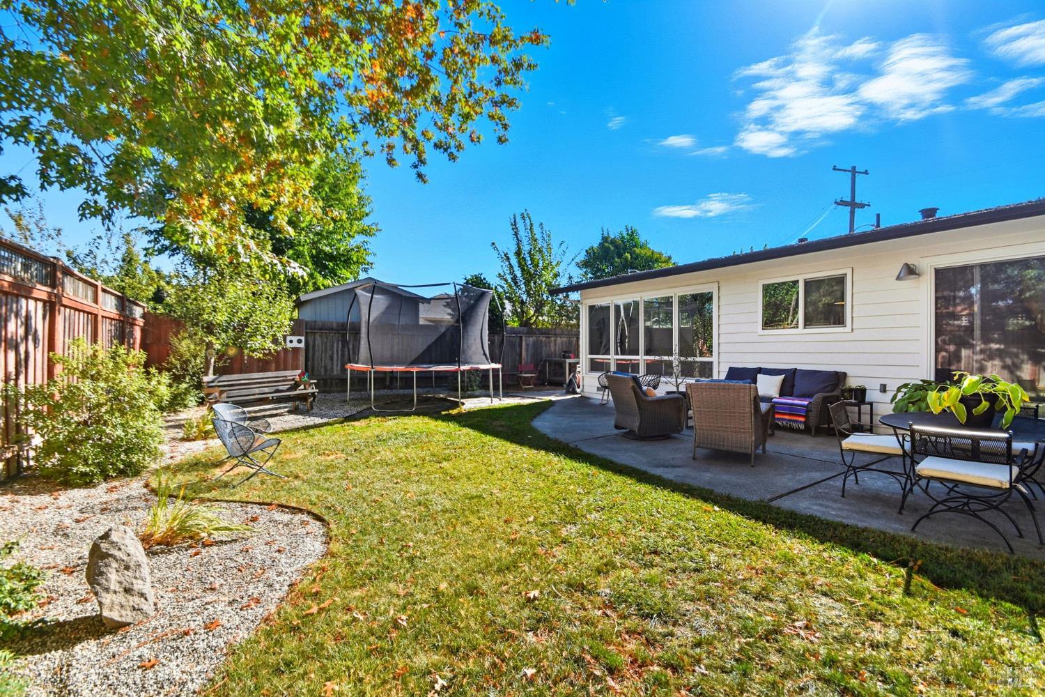 Detail Gallery Image 38 of 47 For 3553 Fir Dr, Santa Rosa,  CA 95405 - 4 Beds | 2 Baths