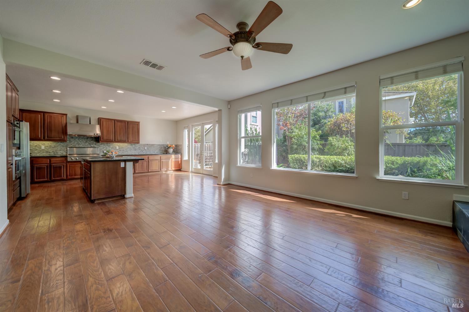 Detail Gallery Image 8 of 41 For 5210 Palladio Way, Fairfield,  CA 94534 - 4 Beds | 2/1 Baths