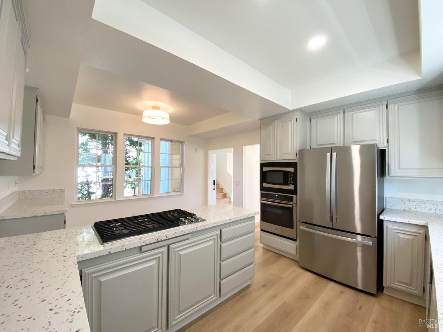 Detail Gallery Image 14 of 25 For 56 Waterside Cir, San Rafael,  CA 94903 - 4 Beds | 3/1 Baths