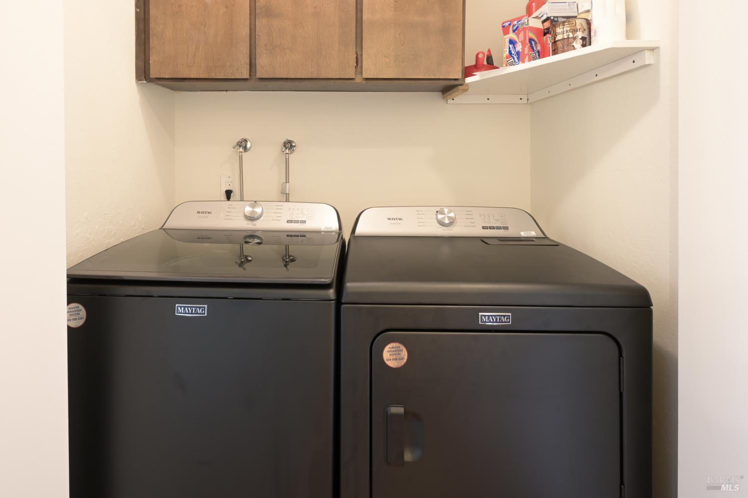 Detail Gallery Image 25 of 34 For 60 Marinero Cir, Tiburon,  CA 94920 - 2 Beds | 2/1 Baths