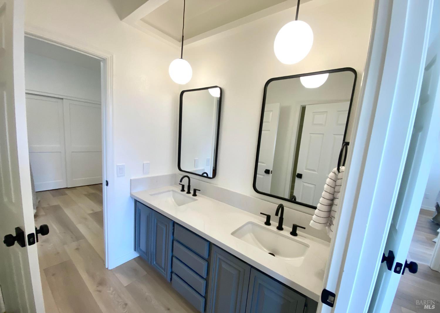 Detail Gallery Image 11 of 25 For 56 Waterside Cir, San Rafael,  CA 94903 - 4 Beds | 3/1 Baths