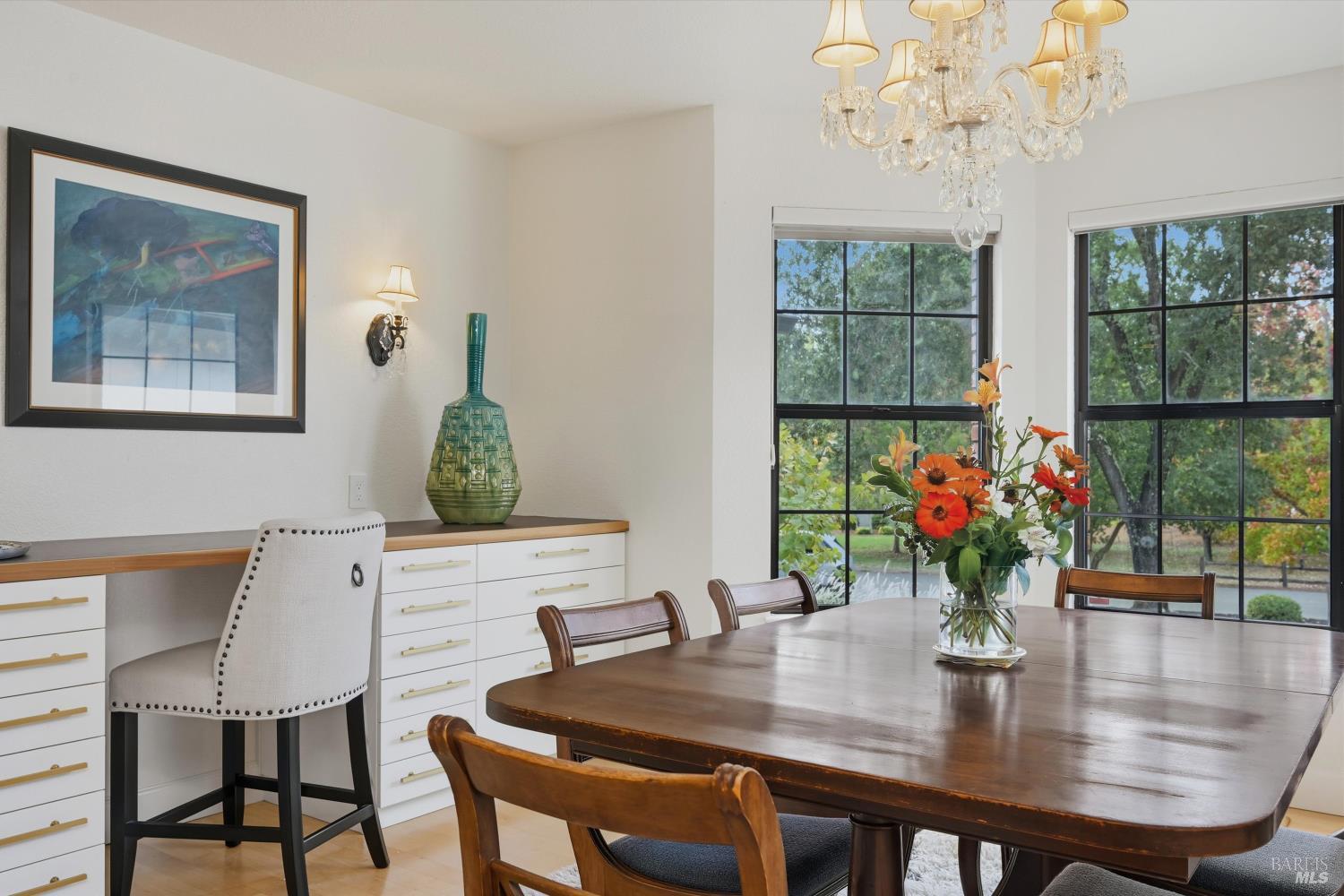 Detail Gallery Image 5 of 50 For 246 Zinfandel Rd, Healdsburg,  CA 95448 - 4 Beds | 2/1 Baths