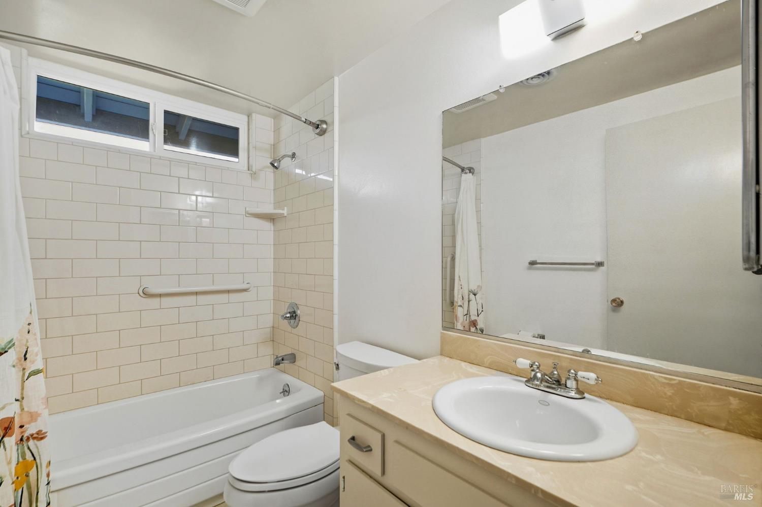 Detail Gallery Image 12 of 18 For 316 Green Field Cir, Santa Rosa,  CA 95409 - 2 Beds | 2 Baths