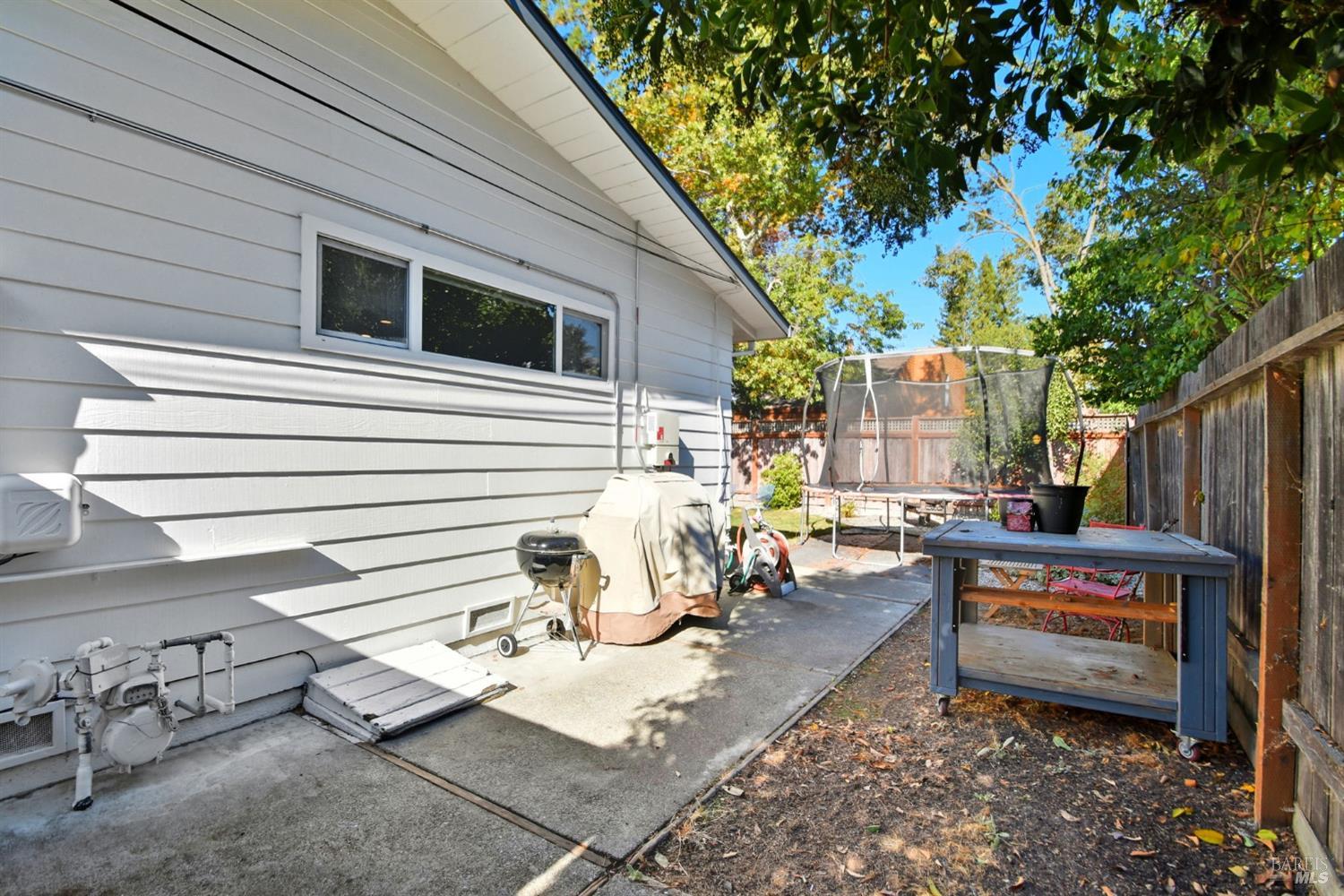 Detail Gallery Image 45 of 47 For 3553 Fir Dr, Santa Rosa,  CA 95405 - 4 Beds | 2 Baths