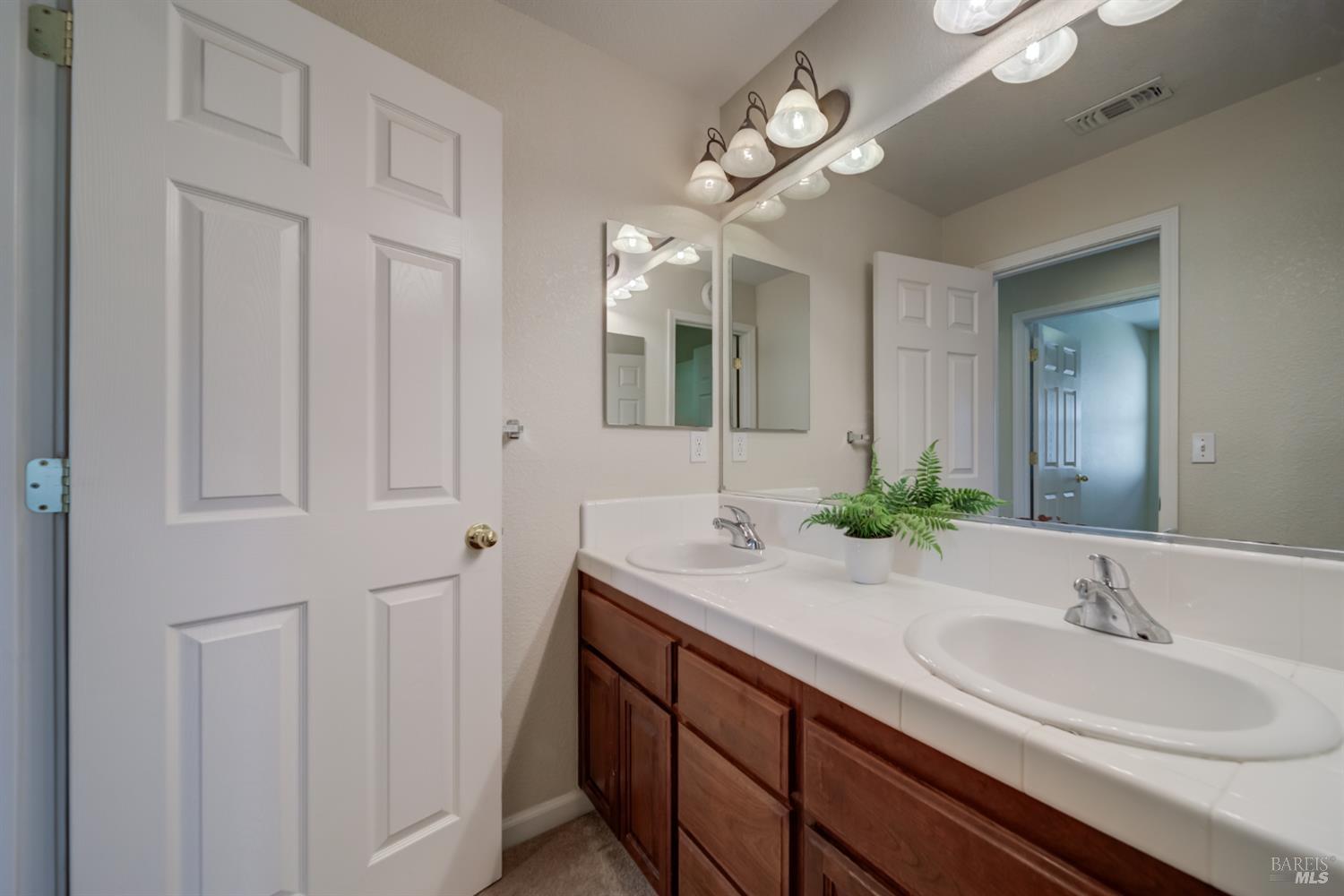 Detail Gallery Image 27 of 41 For 5210 Palladio Way, Fairfield,  CA 94534 - 4 Beds | 2/1 Baths