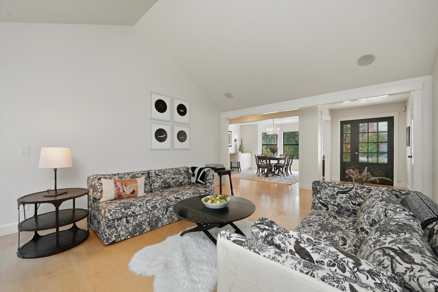 Detail Gallery Image 16 of 50 For 246 Zinfandel Rd, Healdsburg,  CA 95448 - 4 Beds | 2/1 Baths