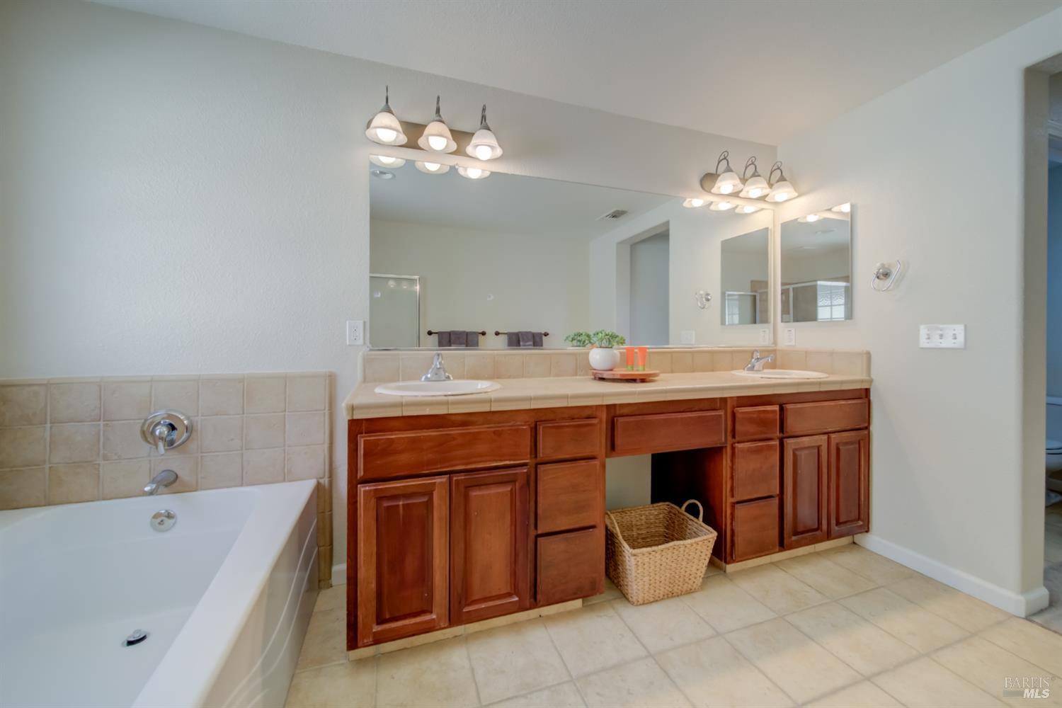 Detail Gallery Image 23 of 41 For 5210 Palladio Way, Fairfield,  CA 94534 - 4 Beds | 2/1 Baths