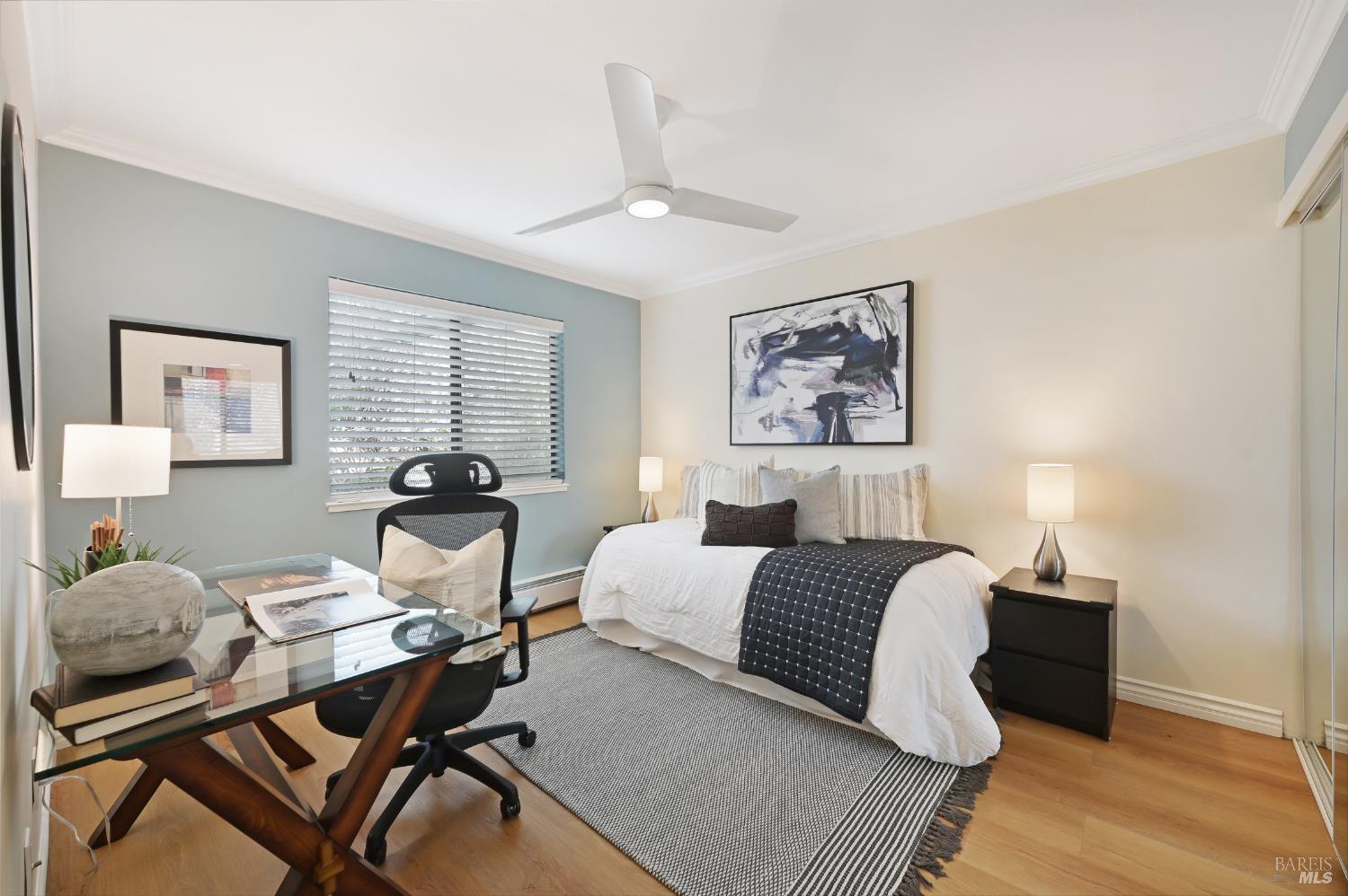 Detail Gallery Image 22 of 34 For 60 Marinero Cir, Tiburon,  CA 94920 - 2 Beds | 2/1 Baths