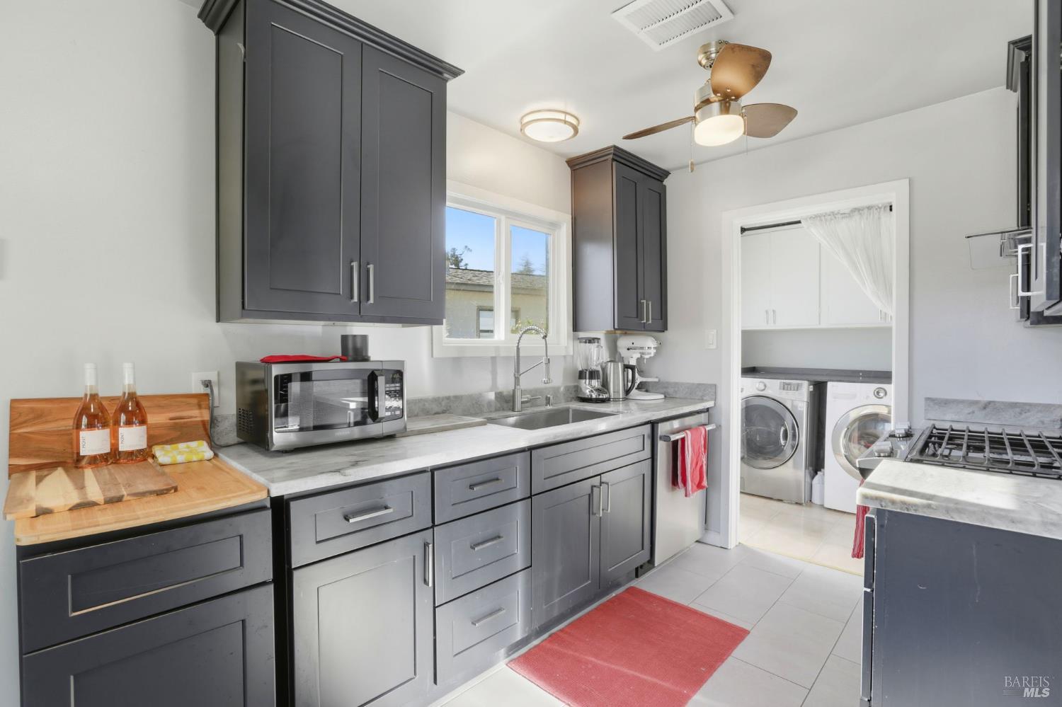 Detail Gallery Image 11 of 38 For 840 Wilmac Ave, Novato,  CA 94947 - 3 Beds | 2 Baths