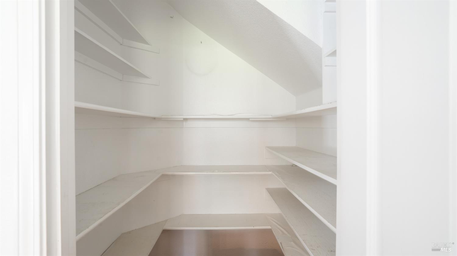 Detail Gallery Image 18 of 61 For 2133 Hillridge Dr, Fairfield,  CA 94534 - 4 Beds | 2/1 Baths