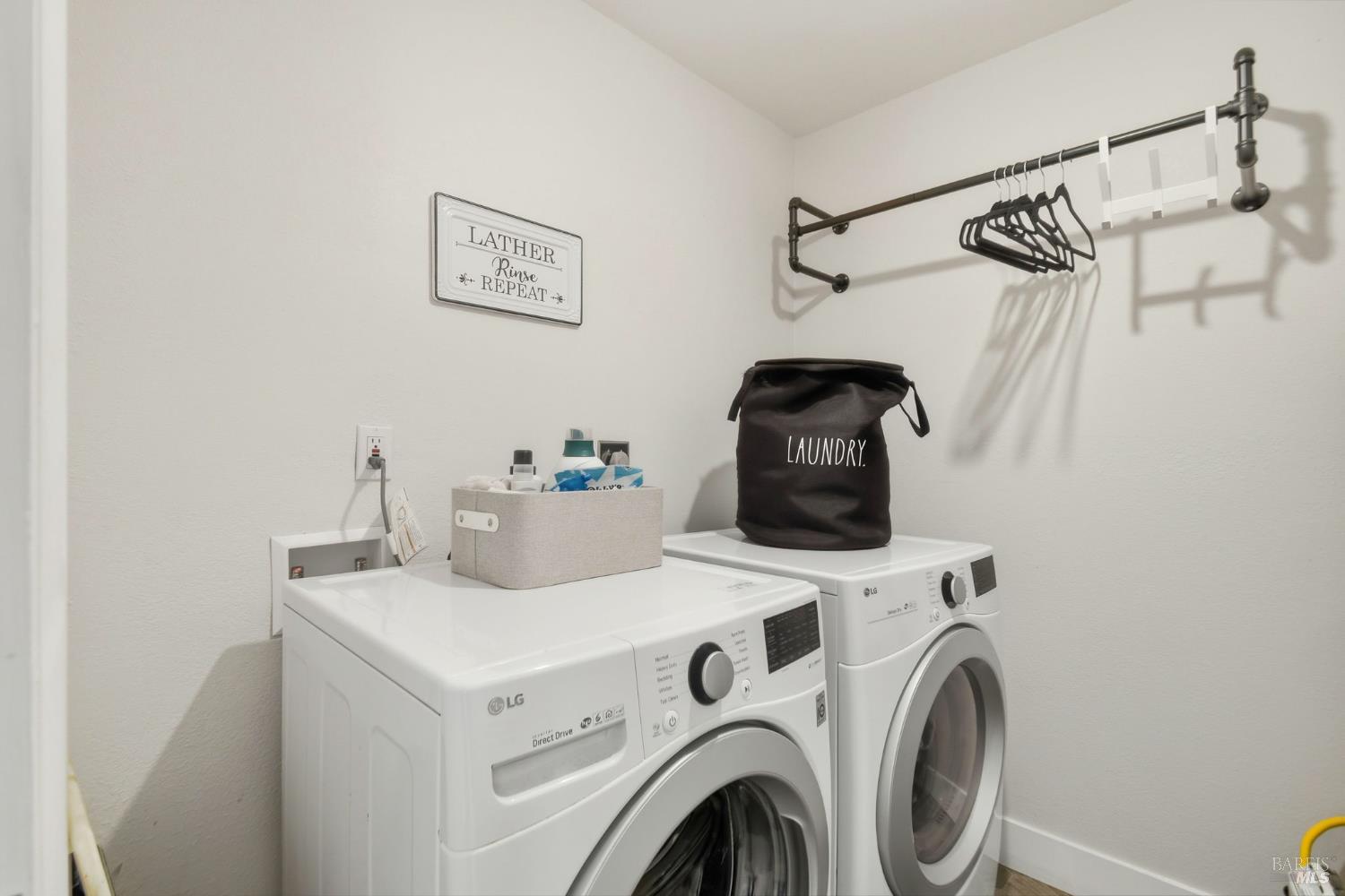 Detail Gallery Image 35 of 47 For 3553 Fir Dr, Santa Rosa,  CA 95405 - 4 Beds | 2 Baths