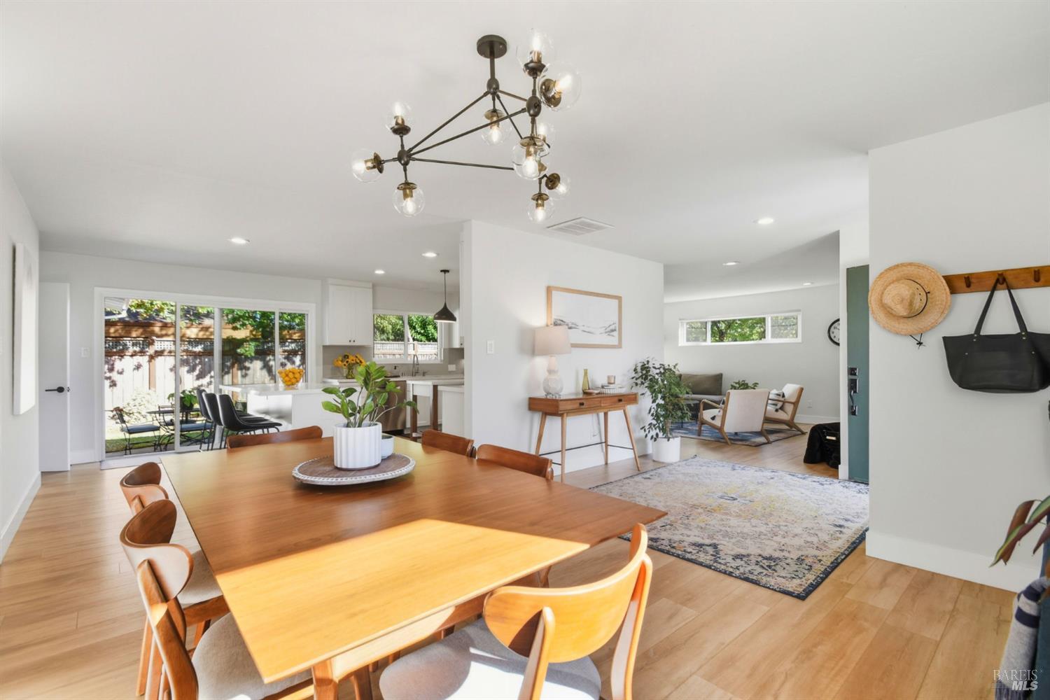 Detail Gallery Image 19 of 47 For 3553 Fir Dr, Santa Rosa,  CA 95405 - 4 Beds | 2 Baths