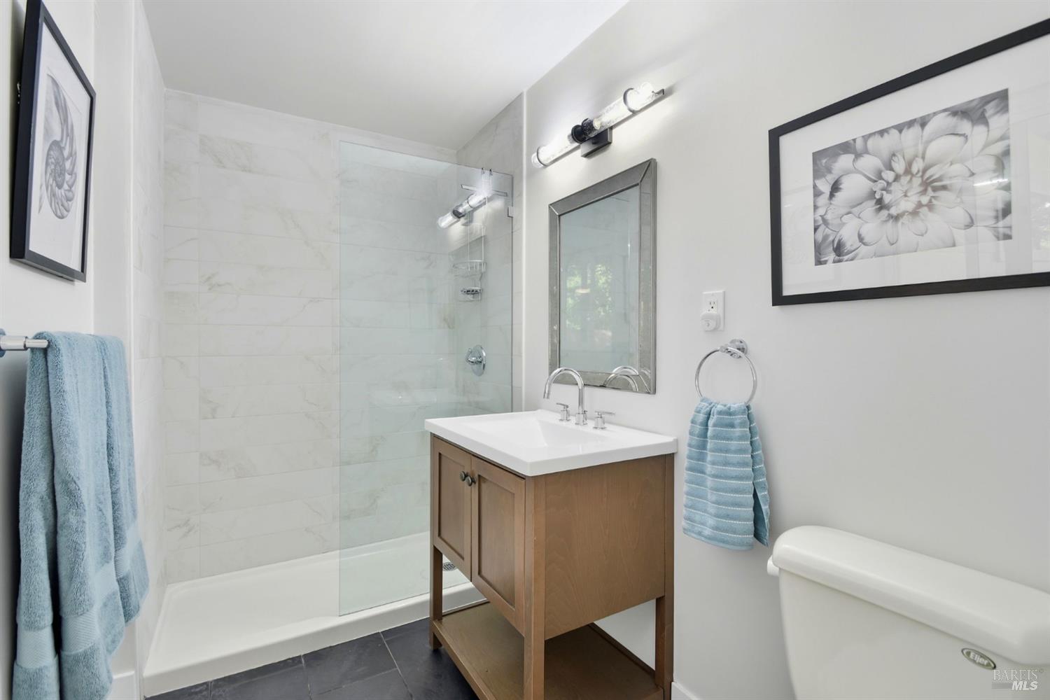 Detail Gallery Image 34 of 47 For 3553 Fir Dr, Santa Rosa,  CA 95405 - 4 Beds | 2 Baths