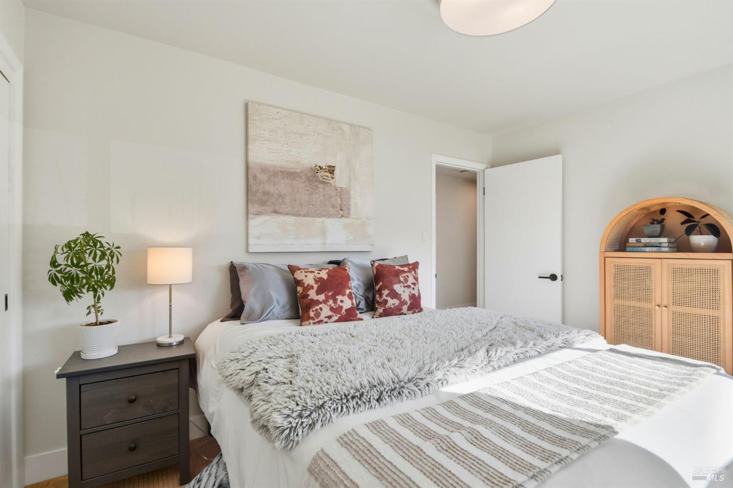 Detail Gallery Image 27 of 47 For 3553 Fir Dr, Santa Rosa,  CA 95405 - 4 Beds | 2 Baths