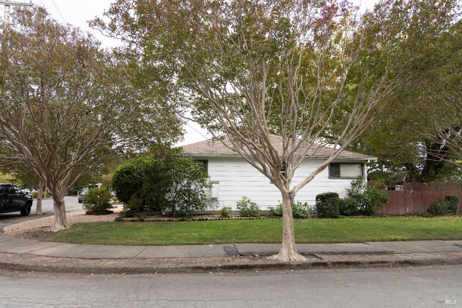 Detail Gallery Image 6 of 21 For 2387 Meyers Dr, Santa Rosa,  CA 95403 - 3 Beds | 1 Baths