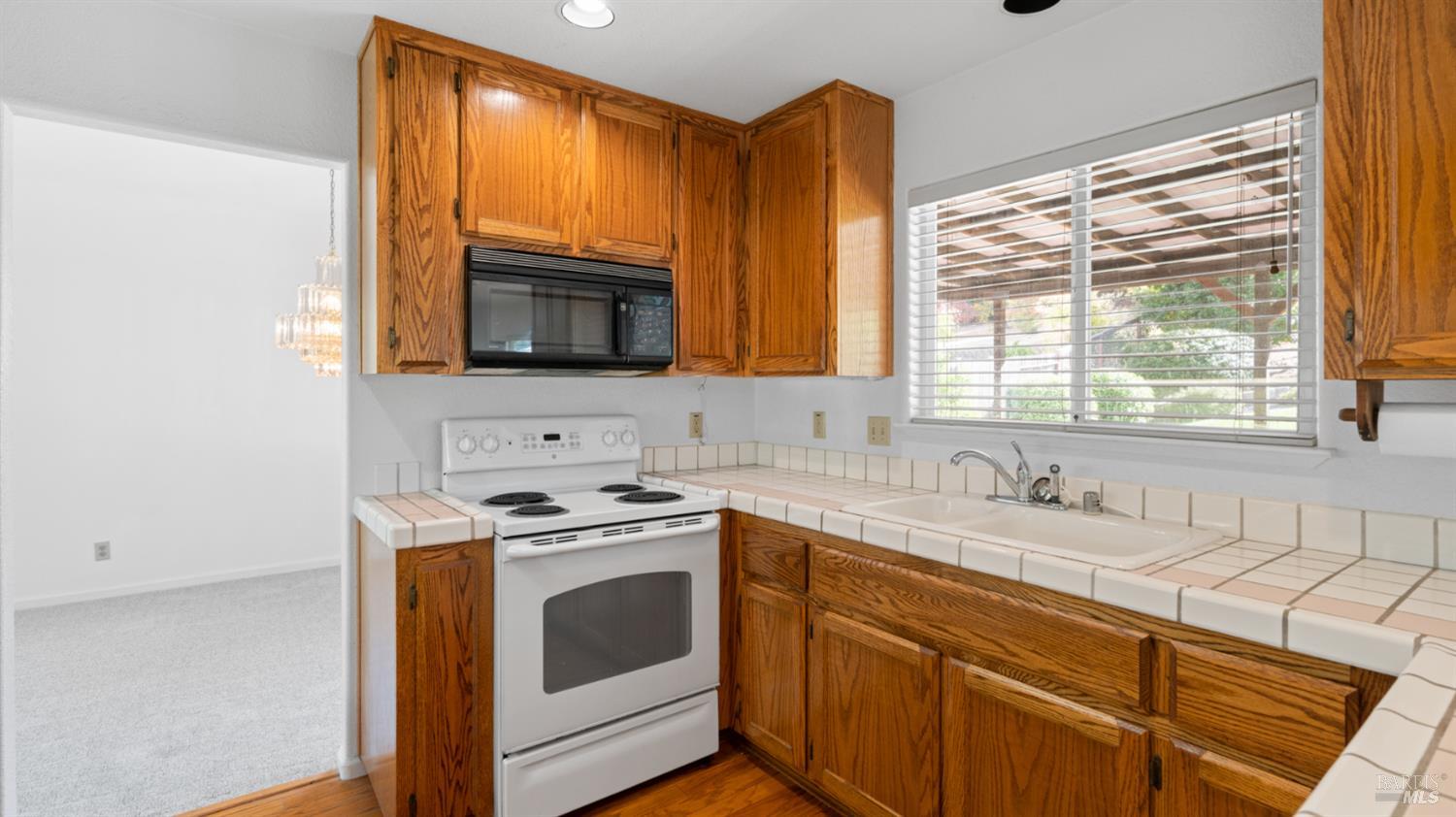 Detail Gallery Image 14 of 61 For 2133 Hillridge Dr, Fairfield,  CA 94534 - 4 Beds | 2/1 Baths