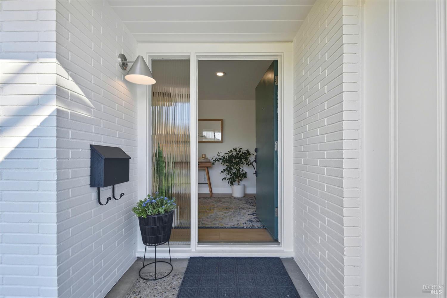 Detail Gallery Image 2 of 47 For 3553 Fir Dr, Santa Rosa,  CA 95405 - 4 Beds | 2 Baths