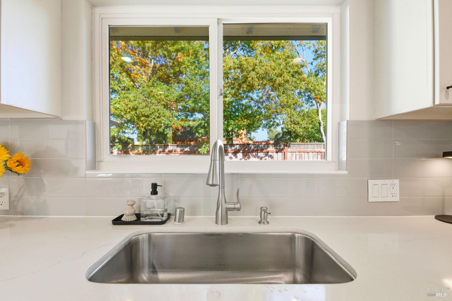 Detail Gallery Image 11 of 47 For 3553 Fir Dr, Santa Rosa,  CA 95405 - 4 Beds | 2 Baths