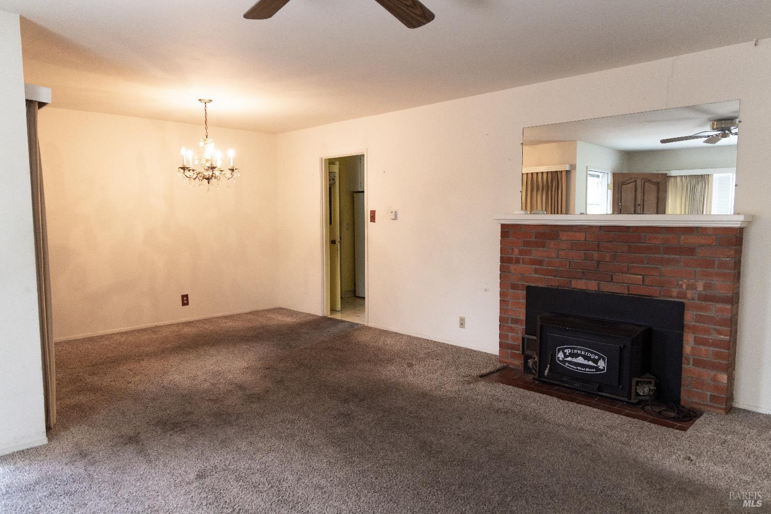 Detail Gallery Image 10 of 21 For 2387 Meyers Dr, Santa Rosa,  CA 95403 - 3 Beds | 1 Baths