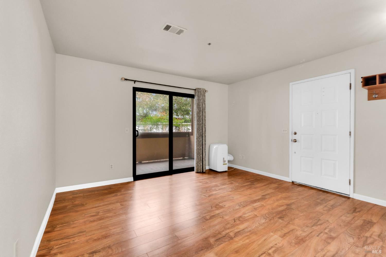 Detail Gallery Image 8 of 30 For 8201 Camino Colegio Unkn #221,  Rohnert Park,  CA 94928 - 1 Beds | 1 Baths