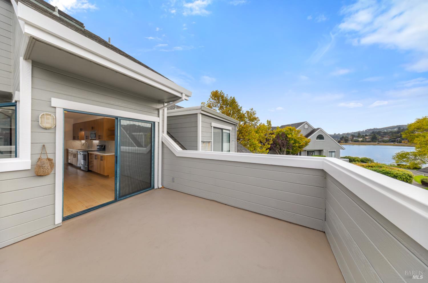 Detail Gallery Image 13 of 38 For 6033 Shelter Bay Ave, Mill Valley,  CA 94941 - 2 Beds | 2/1 Baths