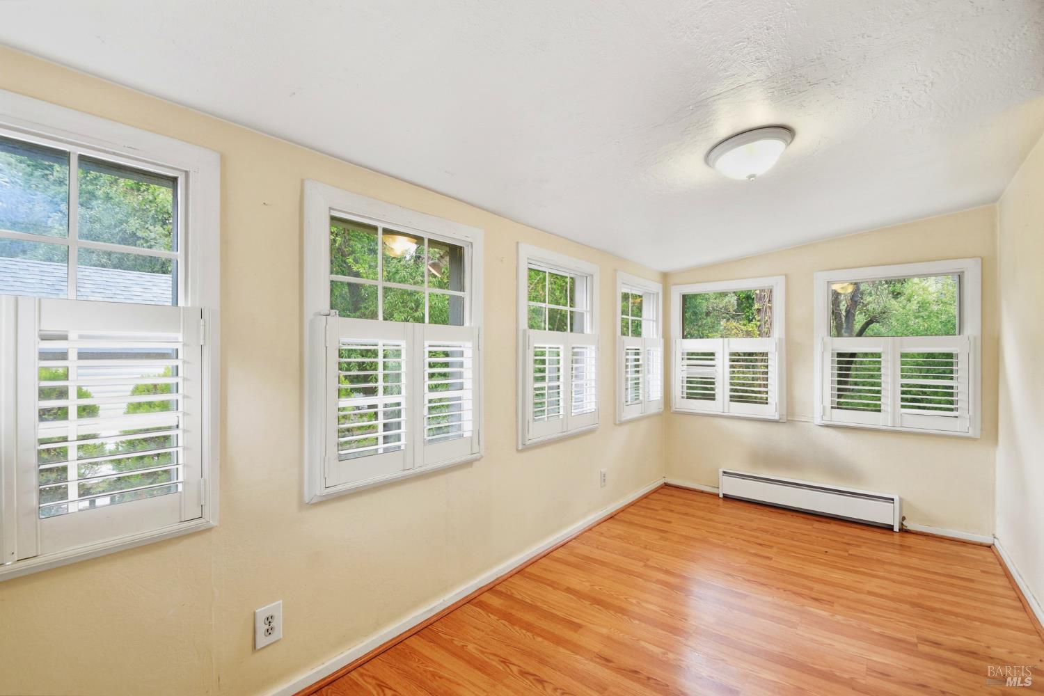 Detail Gallery Image 12 of 35 For 10224 Old River Rd, Forestville,  CA 95436 - 2 Beds | 1 Baths