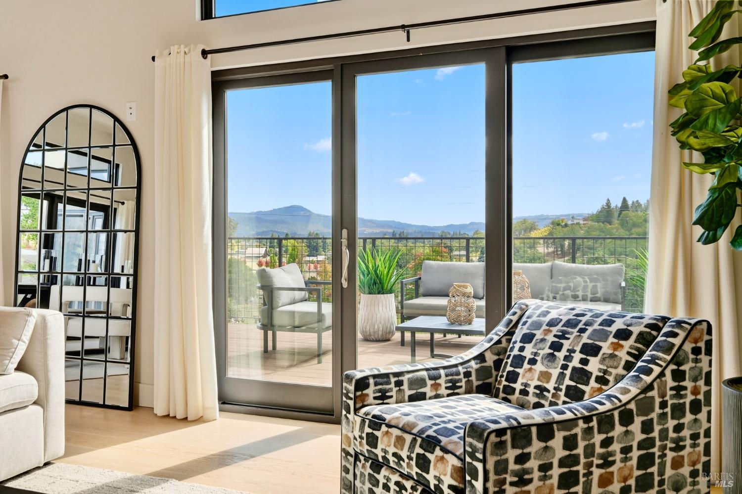 Detail Gallery Image 6 of 45 For 4108 Wallace Rd, Santa Rosa,  CA 95404 - 3 Beds | 2/1 Baths