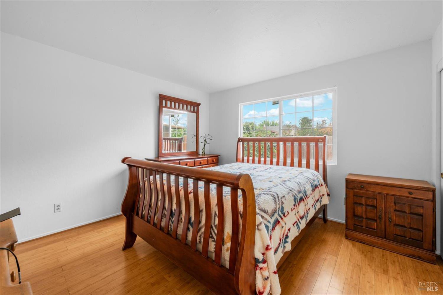 Detail Gallery Image 7 of 15 For 859 S Mcdowell Blvd, Petaluma,  CA 94954 - 3 Beds | 2 Baths