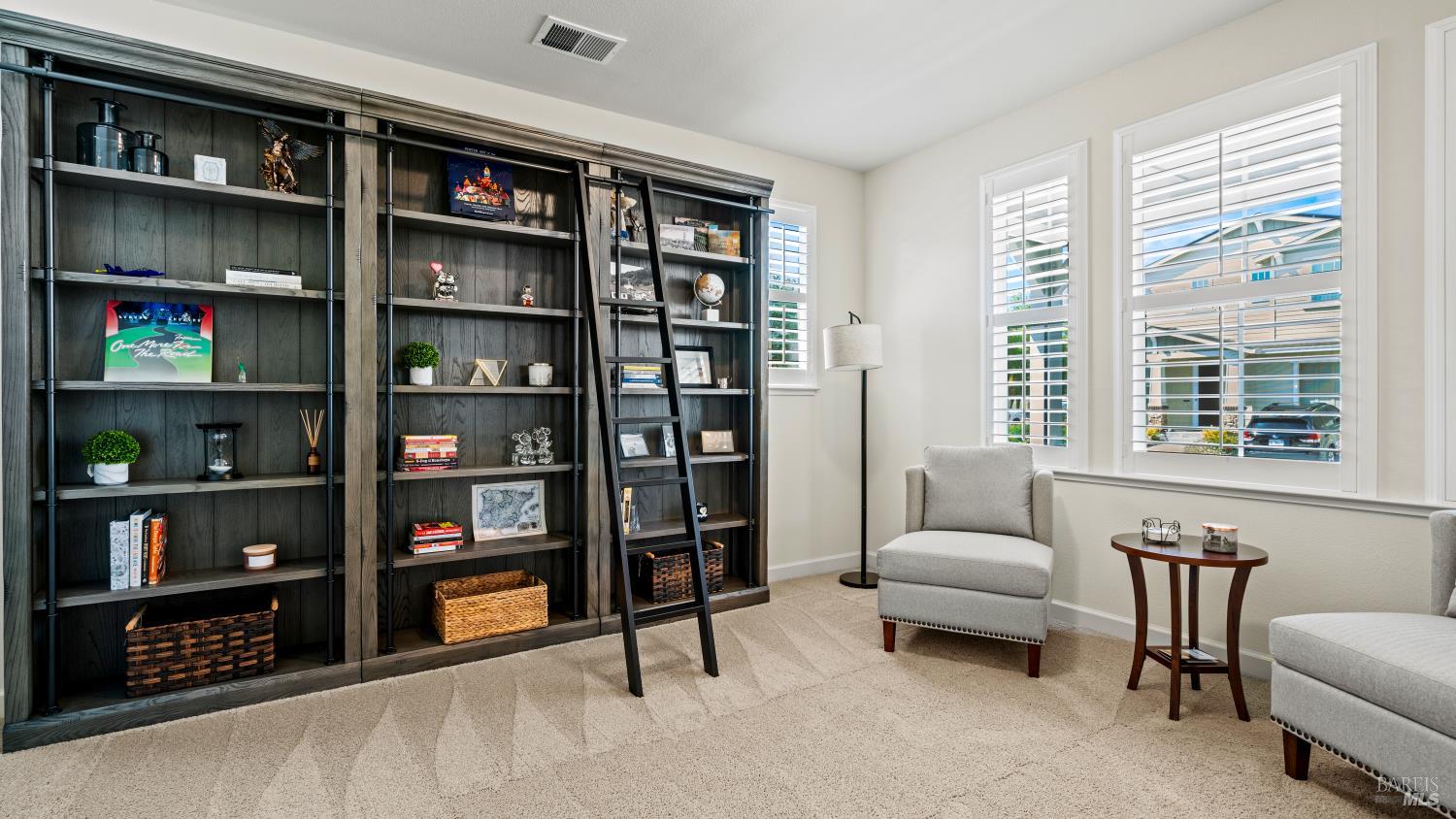 Detail Gallery Image 15 of 37 For 1623 Winterberry Ln, Rohnert Park,  CA 94928 - 4 Beds | 3 Baths