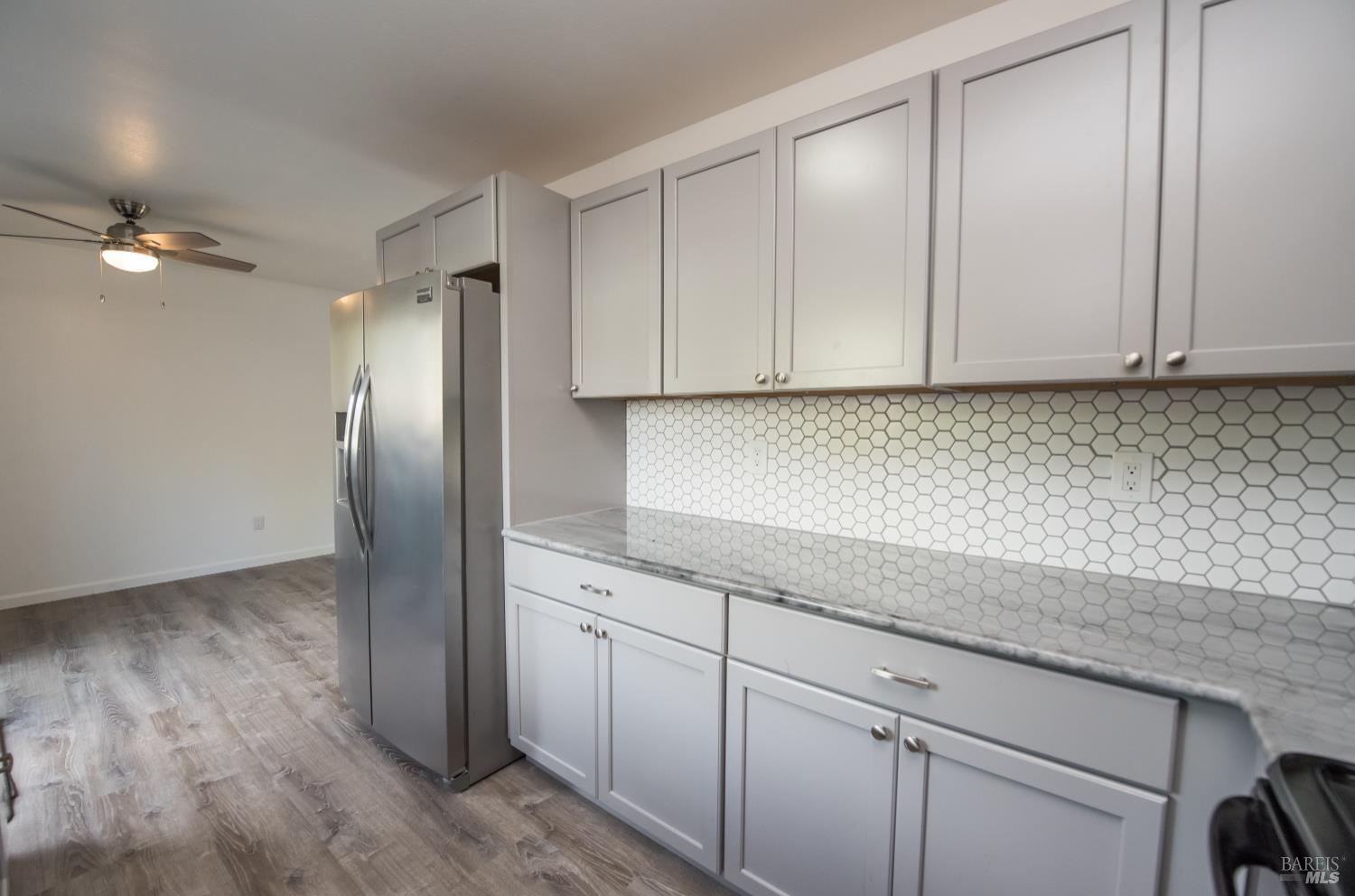 Detail Gallery Image 12 of 34 For 374 Gate Way, Santa Rosa,  CA 95401 - 3 Beds | 1/1 Baths