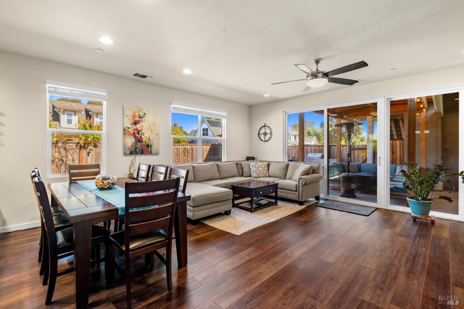 Detail Gallery Image 2 of 39 For 948 Brunello Dr, Santa Rosa,  CA 95407 - 4 Beds | 3 Baths