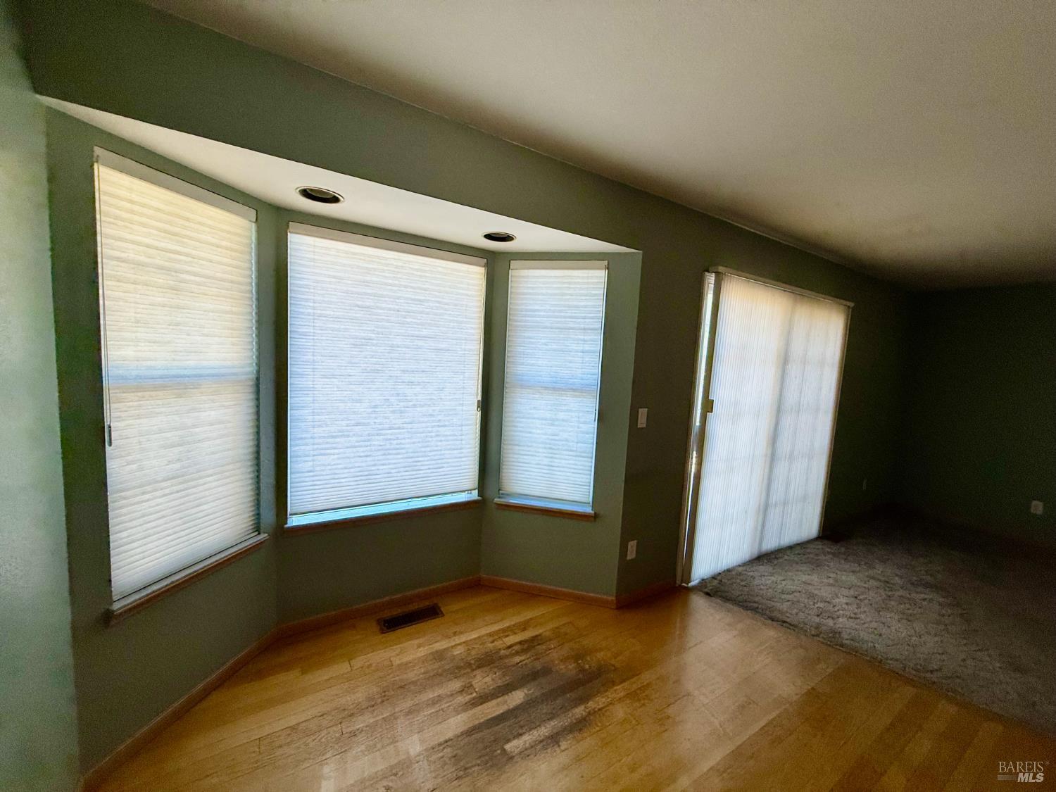 Detail Gallery Image 17 of 35 For 19390 Mountain Mdws, Hidden Valley Lake,  CA 95467 - 3 Beds | 2 Baths