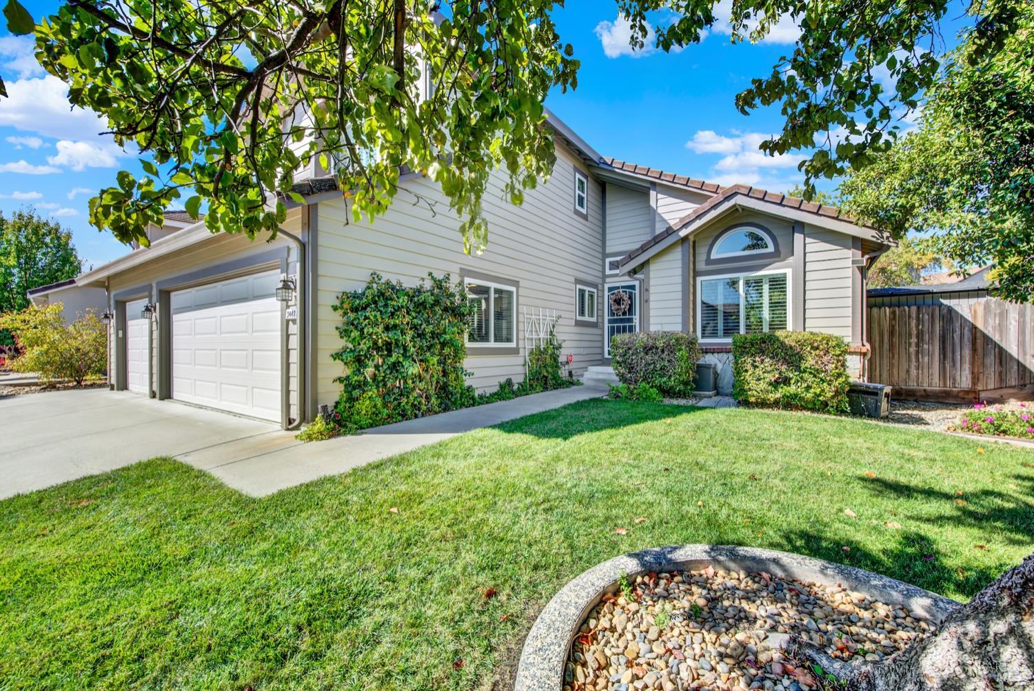 Detail Gallery Image 12 of 78 For 3442 Glen Ellen Dr, Fairfield,  CA 94534 - 5 Beds | 3 Baths