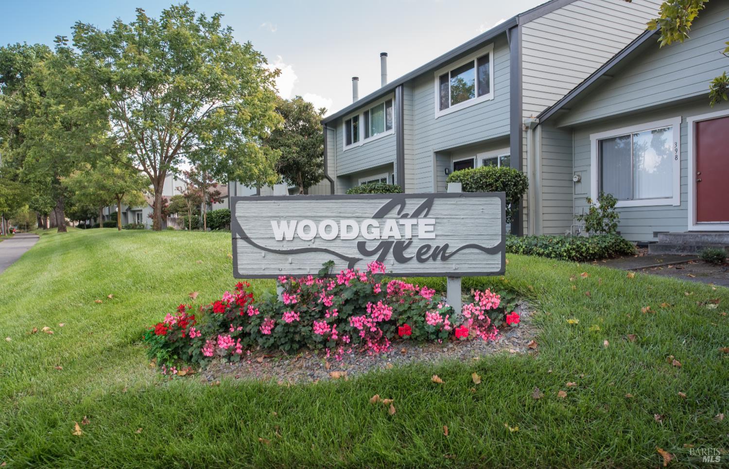 Detail Gallery Image 2 of 34 For 374 Gate Way, Santa Rosa,  CA 95401 - 3 Beds | 1/1 Baths