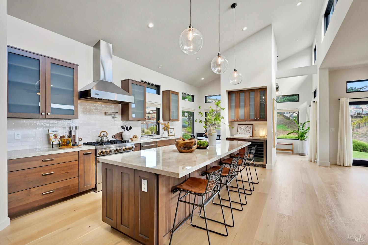 Detail Gallery Image 8 of 45 For 4108 Wallace Rd, Santa Rosa,  CA 95404 - 3 Beds | 2/1 Baths