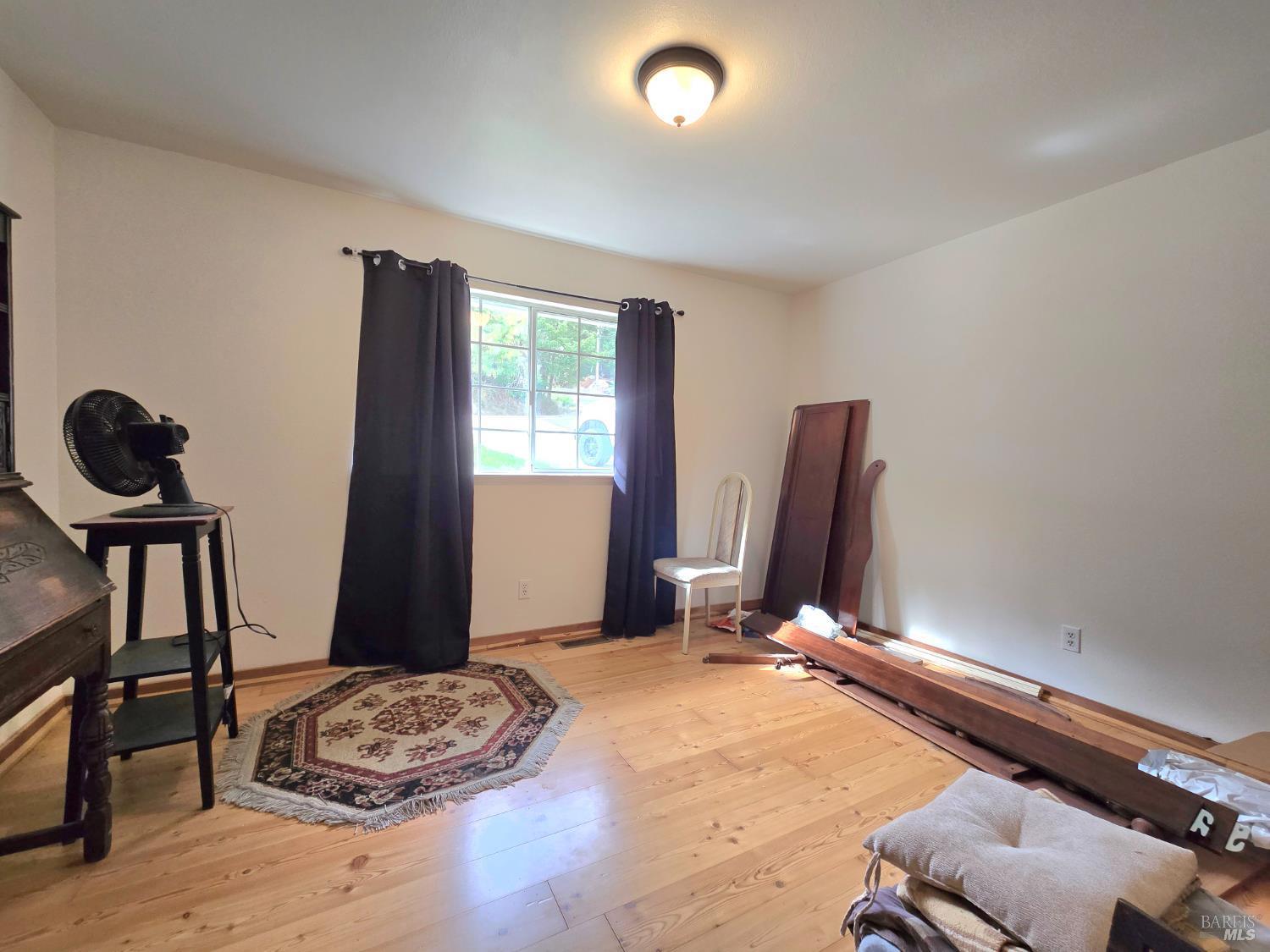 Detail Gallery Image 11 of 23 For 26761 Hawk Rd, Willits,  CA 95490 - 3 Beds | 1/1 Baths