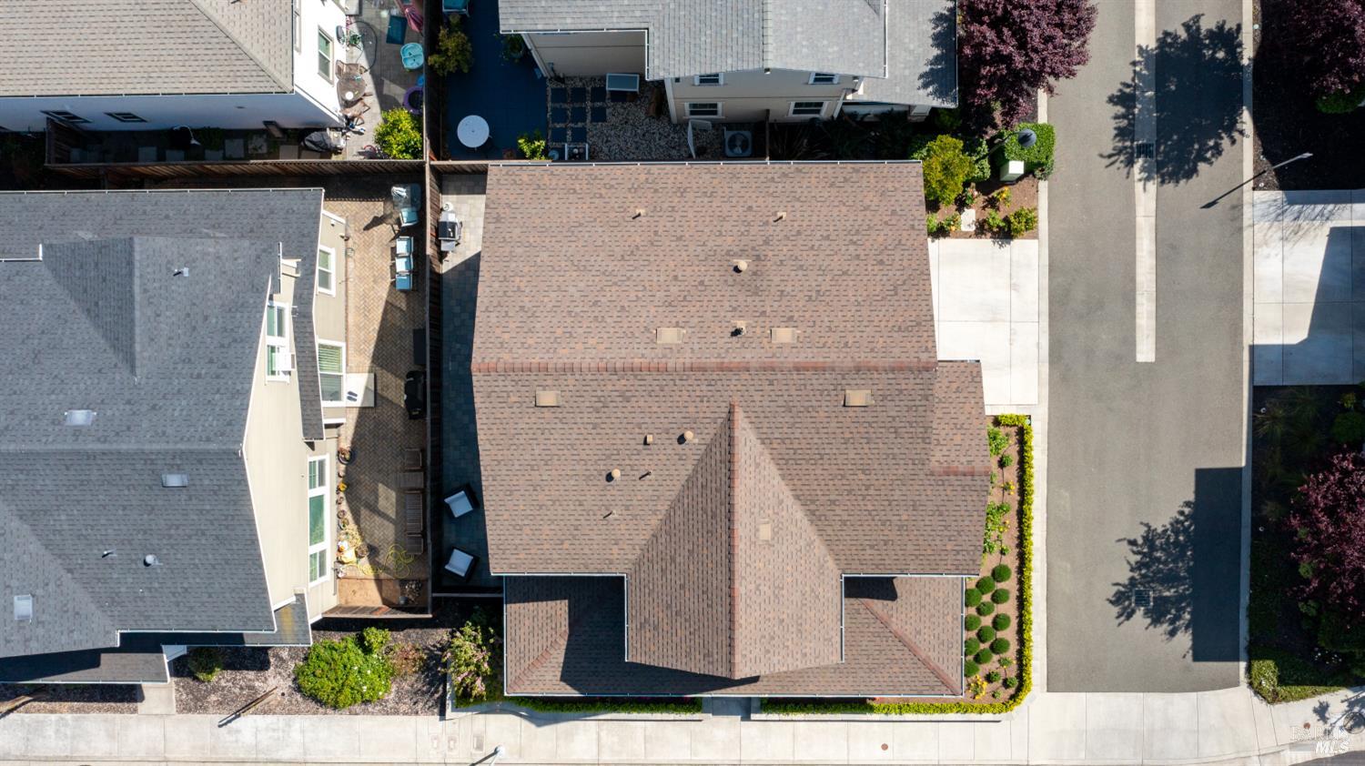 Detail Gallery Image 34 of 37 For 1623 Winterberry Ln, Rohnert Park,  CA 94928 - 4 Beds | 3 Baths