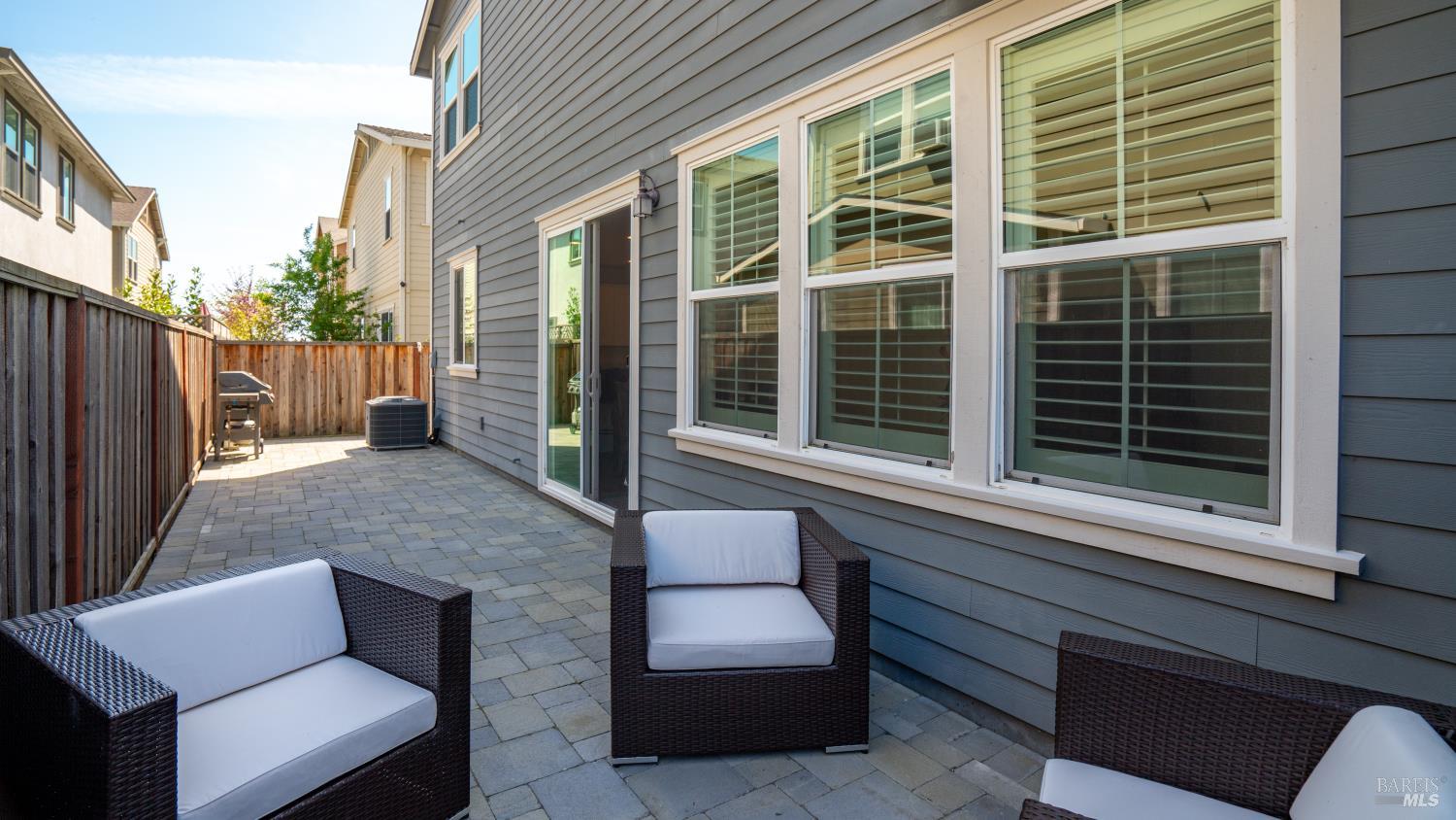 Detail Gallery Image 20 of 37 For 1623 Winterberry Ln, Rohnert Park,  CA 94928 - 4 Beds | 3 Baths