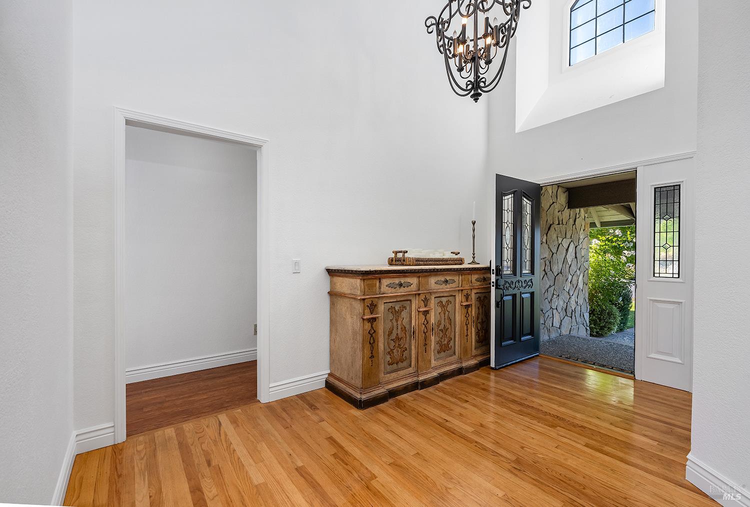 Detail Gallery Image 12 of 23 For 400 Eastin Dr, Sonoma,  CA 95476 - 3 Beds | 2 Baths