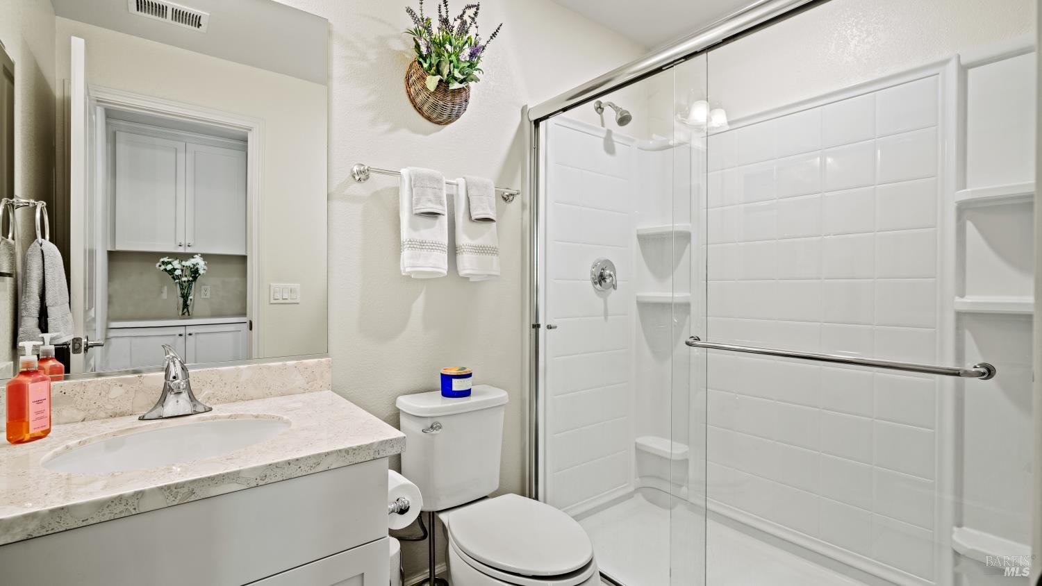 Detail Gallery Image 17 of 37 For 1623 Winterberry Ln, Rohnert Park,  CA 94928 - 4 Beds | 3 Baths